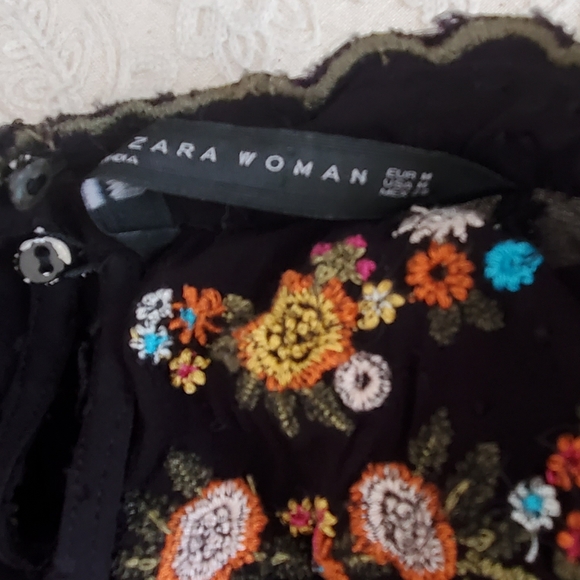 Exquisitely embroidered long sleeve blouse - Picture 5 of 8